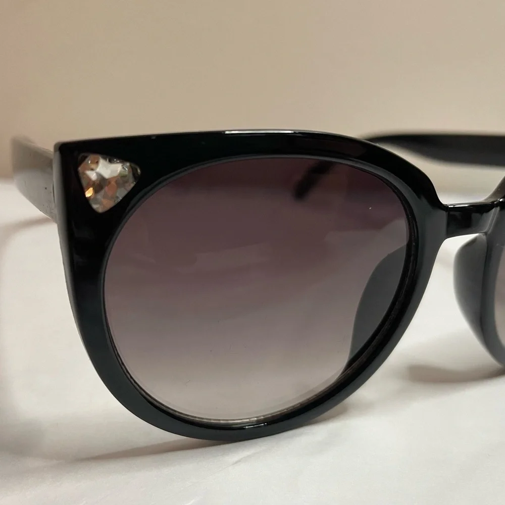 The childrens place black cat eye shaped sunglasses heart rhinestone